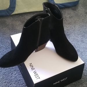 NINE WEST Blk Suede Ankle Booties 6